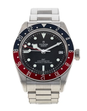 Browse our selection of automatic watches from prestigious brands such as Blancpain, Bell & Ross, Breitling and Rolex.